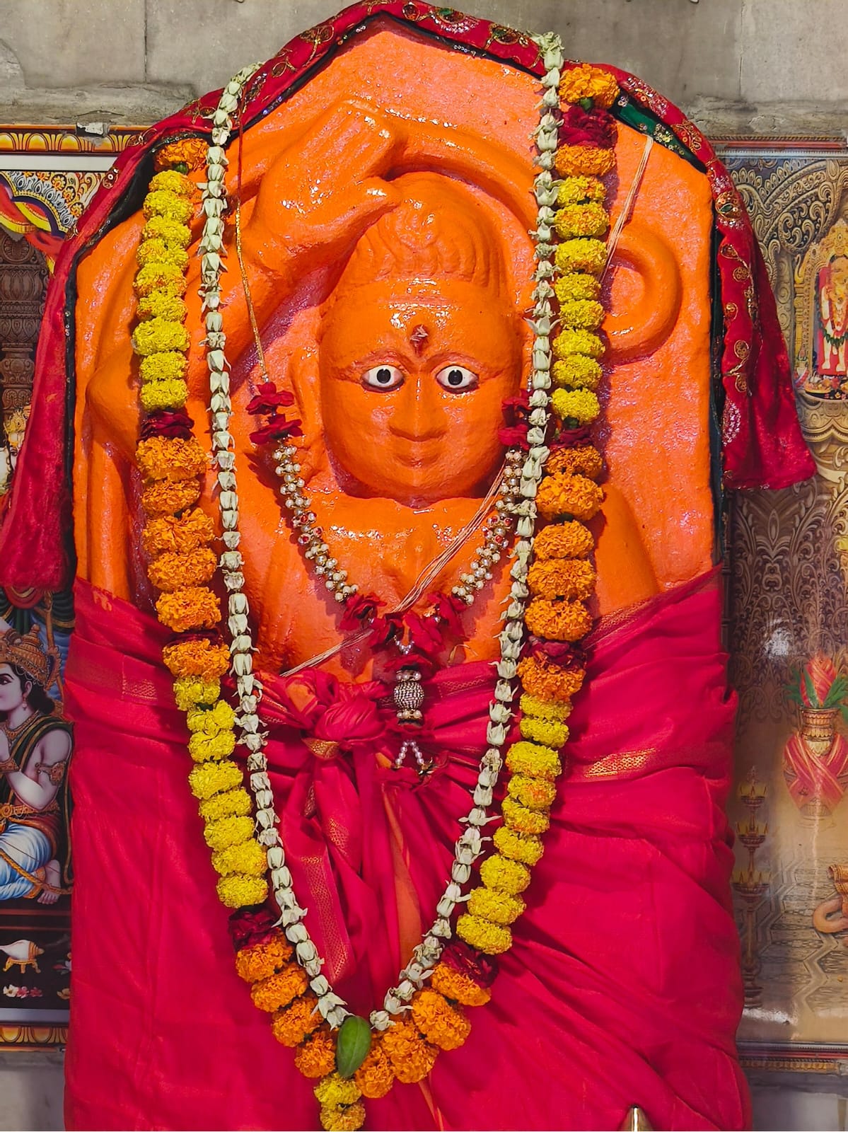 કુળદેવી શ્રી ખંભલાવ મા ના દર્શન , શ્રીરામનાથ મહાદેવના દર્શન તથા શ્રી કષ્ટભંજન હનુમાનજી મહારાજના દર્શન